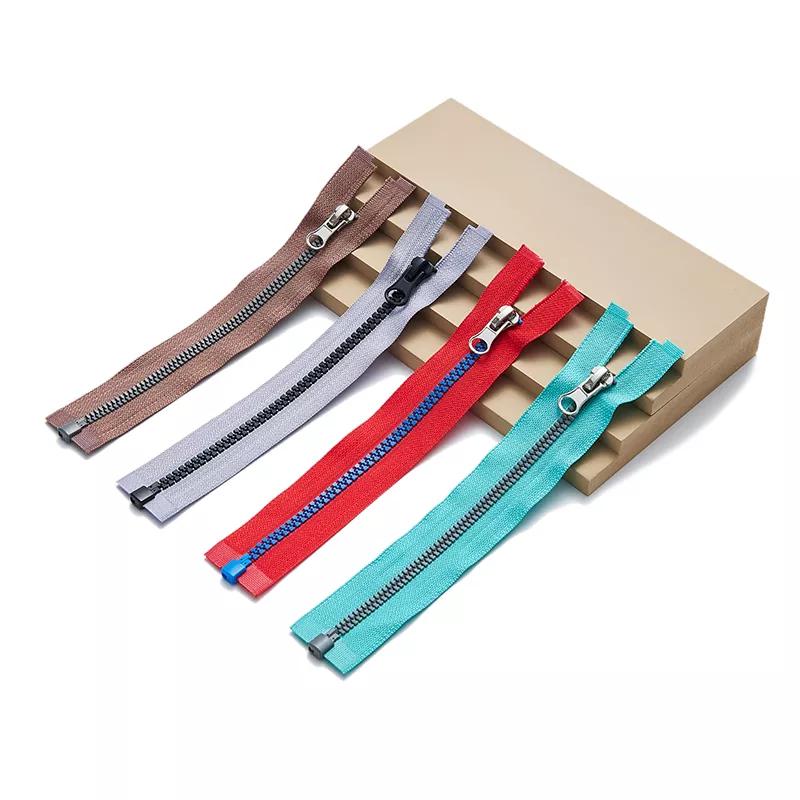 বিশেষ আকৃতির দাঁত সহ প্লাস্টিকের জিপার